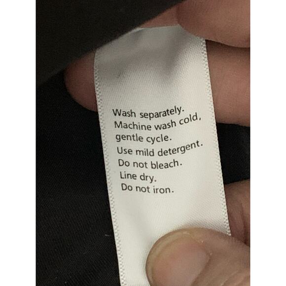 Tommy Bahama Black Puffer Weekender Bag with Shoulder Strap - Picture 7 of 7